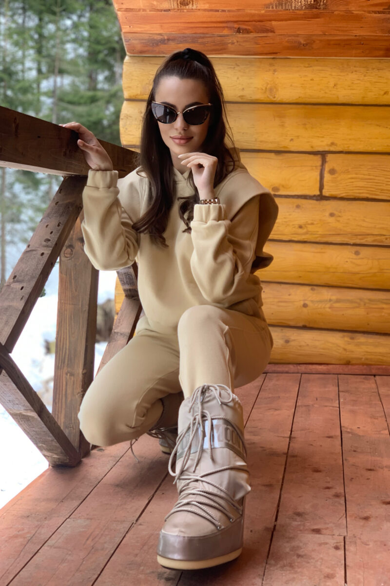 Спортен комплект “Beige”
